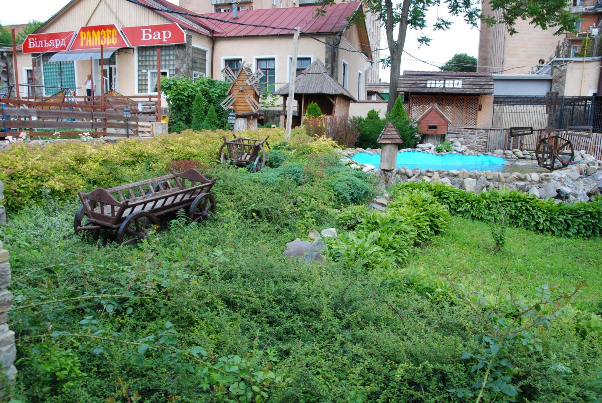Filvarki-Centre Kamjanets-Podilskyi Eksteriør billede